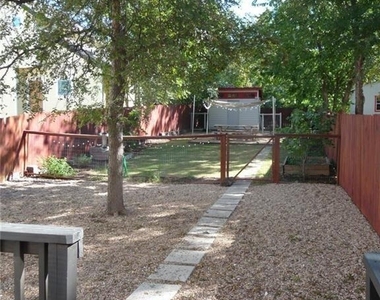 1701 Sanchez St - Photo Thumbnail 11