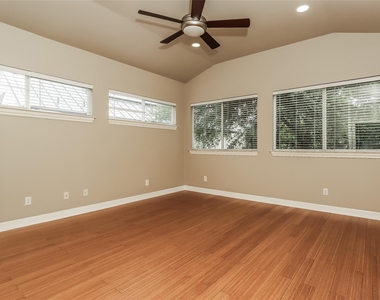 1701 Sanchez St - Photo Thumbnail 11