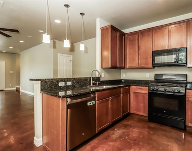 1701 Sanchez St - Photo Thumbnail 6