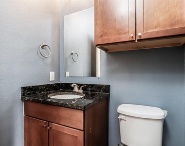 1701 Sanchez St - Photo Thumbnail 16