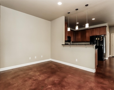 1701 Sanchez St - Photo Thumbnail 9