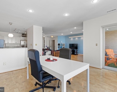 100 Harborview Drive - Photo Thumbnail 15