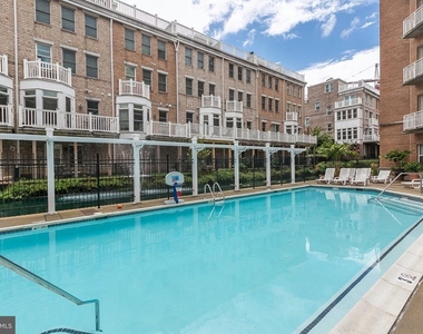 100 Harborview Drive - Photo Thumbnail 7