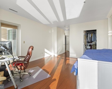 100 Harborview Drive - Photo Thumbnail 32