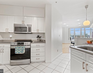 100 Harborview Drive - Photo Thumbnail 22