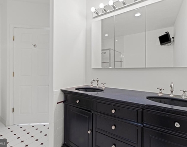 100 Harborview Drive - Photo Thumbnail 35