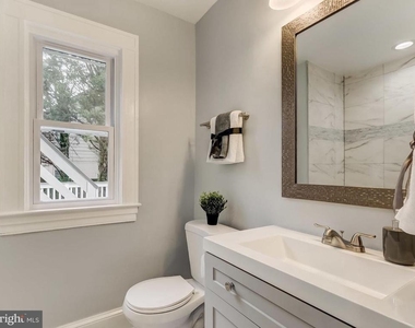 4813 Crowson Avenue - Photo Thumbnail 11