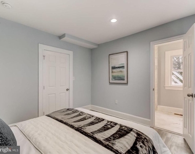 4813 Crowson Avenue - Photo Thumbnail 10