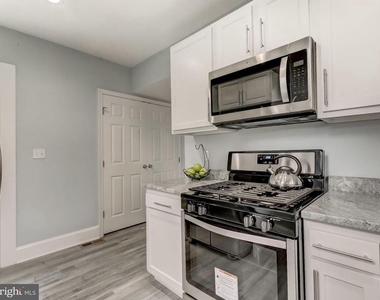 4813 Crowson Avenue - Photo Thumbnail 8