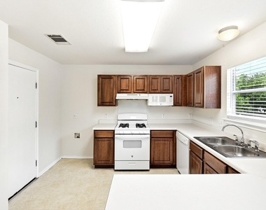 220 Peppergrass Cv - Photo Thumbnail 15