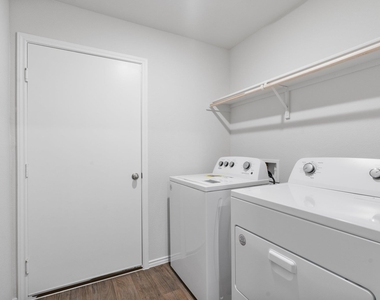 133 Whipporwill Ln - Photo Thumbnail 16