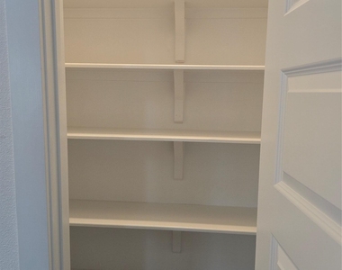 7601 Carver Ave - Photo Thumbnail 13