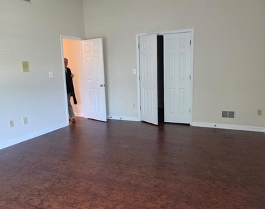 101 Tarks Lane - Photo Thumbnail 23