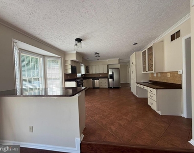 101 Tarks Lane - Photo Thumbnail 4