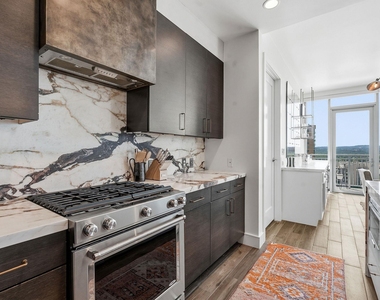 222 West Ave - Photo Thumbnail 8
