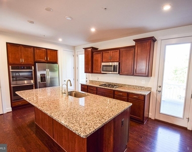 1438 Honey Locust Drive - Photo Thumbnail 2