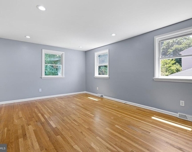 24 Fremont Road - Photo Thumbnail 11