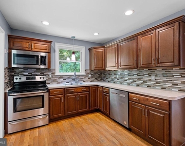 24 Fremont Road - Photo Thumbnail 5
