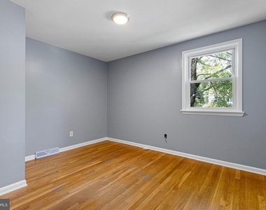 24 Fremont Road - Photo Thumbnail 16