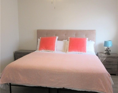 926 E Dean Keeton St - Photo Thumbnail 7