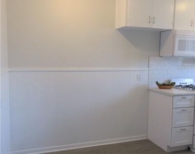 926 E Dean Keeton St - Photo Thumbnail 5