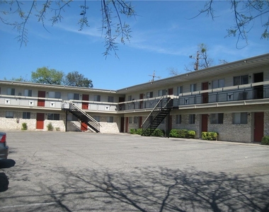 926 E Dean Keeton St - Photo Thumbnail 3