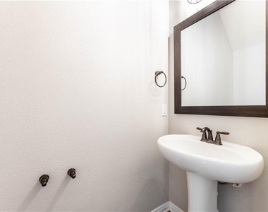 5413 Traviston Dr - Photo Thumbnail 13