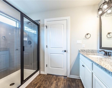 5413 Traviston Dr - Photo Thumbnail 22