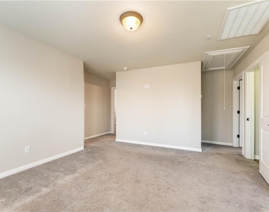 5413 Traviston Dr - Photo Thumbnail 14