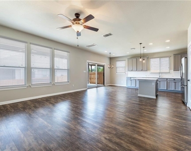 5413 Traviston Dr - Photo Thumbnail 2