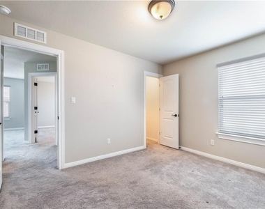 5413 Traviston Dr - Photo Thumbnail 27