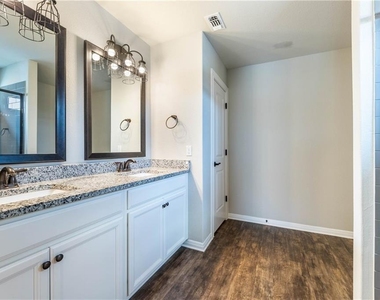 5413 Traviston Dr - Photo Thumbnail 21