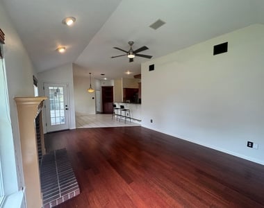 16101 W Dorman Dr - Photo Thumbnail 7