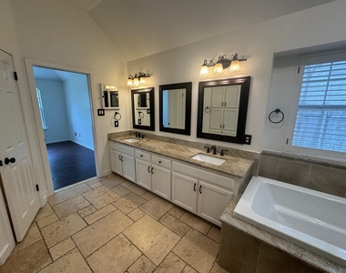 16101 W Dorman Dr - Photo Thumbnail 13