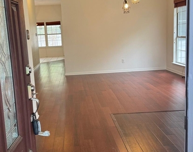 16101 W Dorman Dr - Photo Thumbnail 1