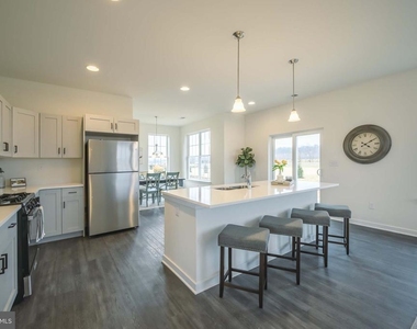519 Horsey Boulevard - Photo Thumbnail 4