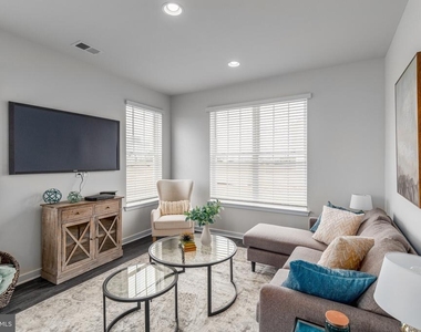 519 Horsey Boulevard - Photo Thumbnail 6