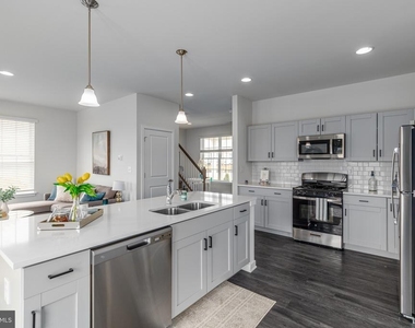 519 Horsey Boulevard - Photo Thumbnail 3