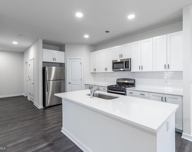 503 Nickerjack Way - Photo Thumbnail 3