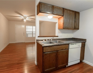 710 E Dean Keeton St - Photo Thumbnail 2