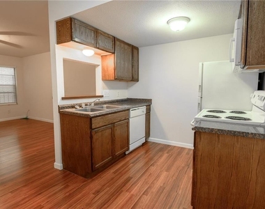 710 E Dean Keeton St - Photo Thumbnail 3