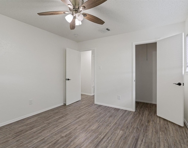 11411 Walnut Ridge Dr - Photo Thumbnail 13