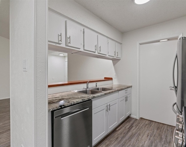 11411 Walnut Ridge Dr - Photo Thumbnail 6