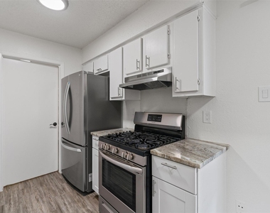 11411 Walnut Ridge Dr - Photo Thumbnail 7