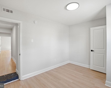 1250 Queen Street Ne - Photo Thumbnail 5