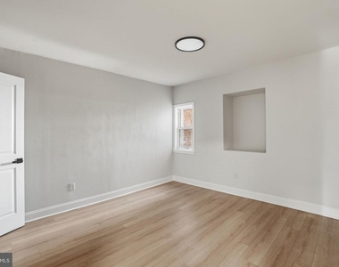 1250 Queen Street Ne - Photo Thumbnail 8