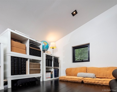 303 Navasota St - Photo Thumbnail 17