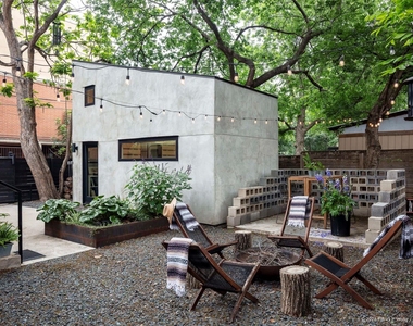 303 Navasota St - Photo Thumbnail 18