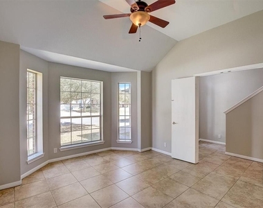 104 Cattail Cv - Photo Thumbnail 6