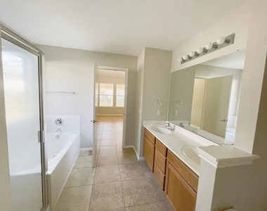 104 Cattail Cv - Photo Thumbnail 13